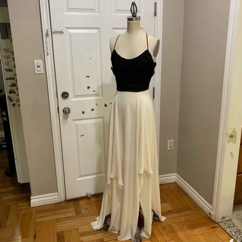 New style 2019 COLORBLOCKED 3D sleeveless DRESS